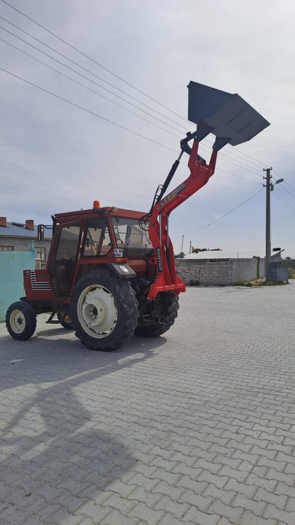 Tractor Rear Loader with Euro Linkage - JAGUAR X3 MODEL - Image 3