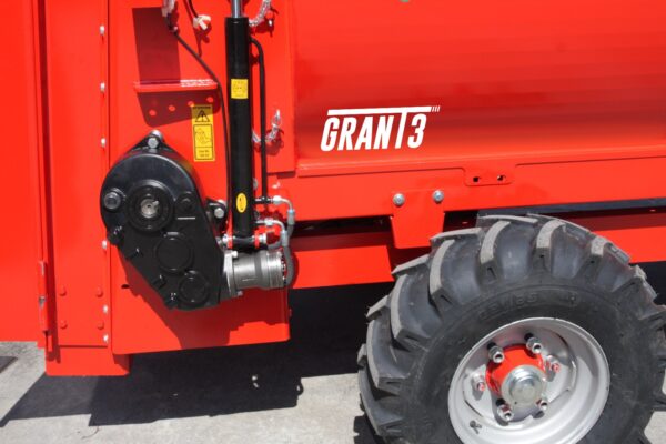 MANURE SPREADER TRAILER - 3 M³ (Grand Series) - Image 2